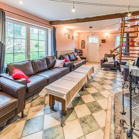 Сasa de vacaciones Charming In Brisy, Cleaning Included Brisy