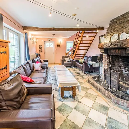 Сasa de vacaciones Charming In Brisy, Cleaning Included