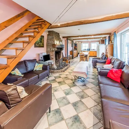 Сasa de vacaciones Charming In Brisy, Cleaning Included Brisy